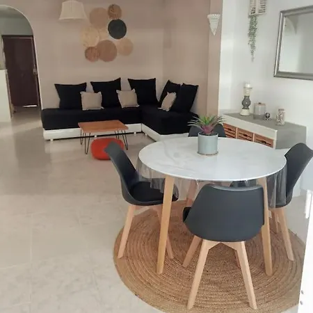 Cosy Avec Piscine 아파트 *