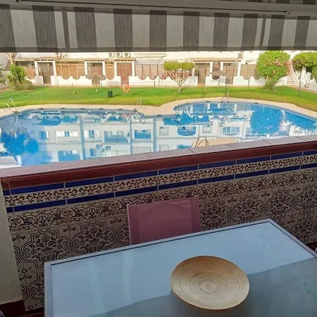 Cosy Avec Piscine 아파트 *